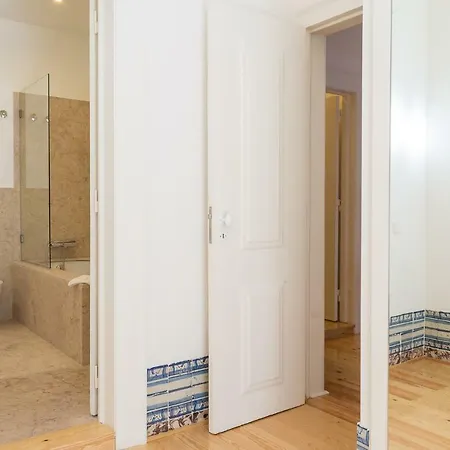 Apartment Chiado - In *